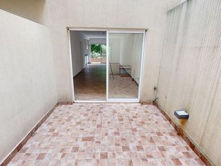 Foto 1 de Alquiler mono V. Urquiza patio balcón cochera