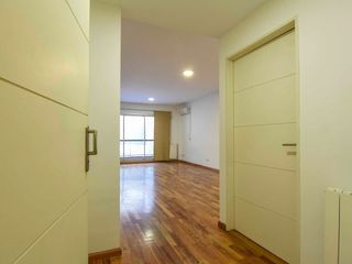 Foto 4 de IMPECABLE  CON COCH.,GRAN BAULERA Y  AMENITIES