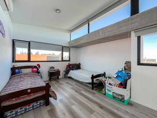 Foto 31 de Casa 2 Dormitorios en Venta en Berisso con Pileta