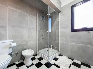 Foto 34 de Casa 2 Dormitorios en Venta en Berisso con Pileta