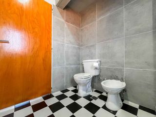 Foto 30 de Casa 2 Dormitorios en Venta en Berisso con Pileta
