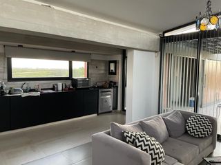 Foto 11 de Casa 2 Dormitorios en Venta en Berisso con Pileta