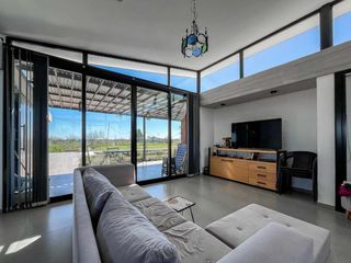 Foto 39 de Casa 2 Dormitorios en Venta en Berisso con Pileta