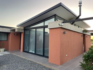 Foto 7 de Casa 2 Dormitorios en Venta en Berisso con Pileta