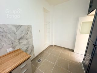 Foto 2 de Venta PH 2 Ambientes Almagro Sur Planta Baja Patio
