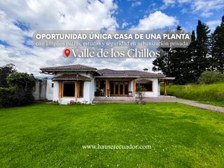 Foto 1 de Oportunidad única Casa de una planta con amplios patios, estudio y seguridad en urbanización privada