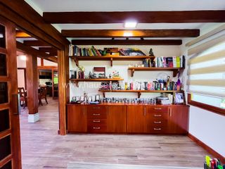 Foto 5 de Oportunidad única Casa de una planta con amplios patios, estudio y seguridad en urbanización privada