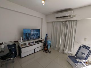 Foto 9 de Departamento en alquiler Monoambiente amplio, balcon al frente