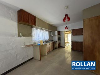 Foto 4 de Casa 4 amb con garage, fdo libre y pileta!! ALQUILER . CARAPACHAY