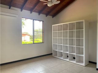 Foto 4 de CASA CAMÉSTRE CON ZONAS VERDES