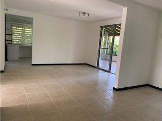 Foto 3 de CASA CAMÉSTRE CON ZONAS VERDES