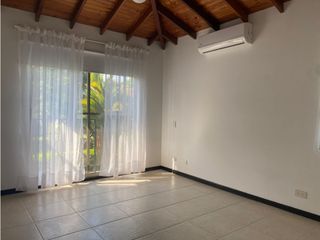 Foto 5 de CASA CAMÉSTRE CON ZONAS VERDES