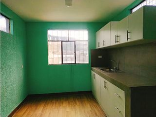 Foto 3 de Oportunidad Quitumbe, Casa en Venta, 478m2, 3 departamentos