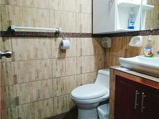 Foto 4 de Oportunidad Quitumbe, Casa en Venta, 478m2, 3 departamentos