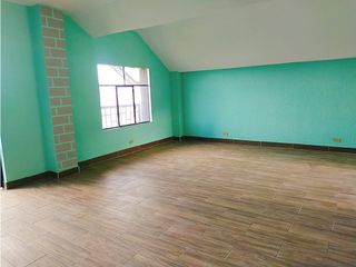 Foto 1 de Oportunidad Quitumbe, Casa en Venta, 478m2, 3 departamentos