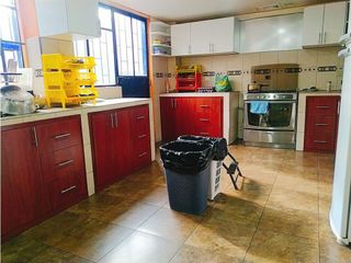 Foto 9 de Oportunidad Quitumbe, Casa en Venta, 478m2, 3 departamentos