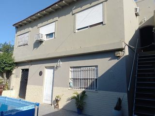 Foto 1 de Venta Casa multifamiliar a mts de Ruta 202