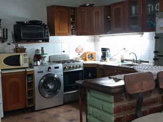 Foto 8 de Venta Casa multifamiliar a mts de Ruta 202