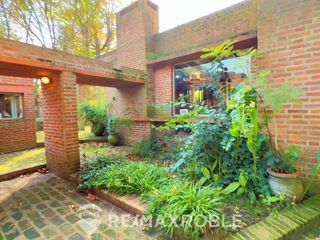 Foto 7 de Casa en venta Villa Elisa 4 dormitorios Pileta