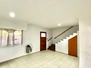 Foto 1 de CASA EN VENTA LA PLATA DE 2 DORMITORIOS