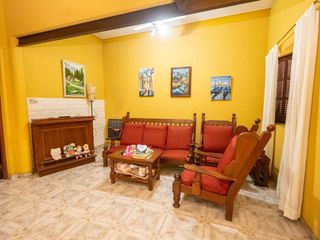 Foto 3 de Casa amplia en venta con departamento interno