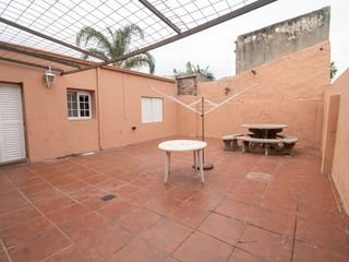 Foto 30 de Casa amplia en venta con departamento interno