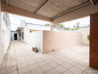 Foto 18 de Casa amplia en venta con departamento interno