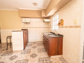 Foto 22 de Casa amplia en venta con departamento interno