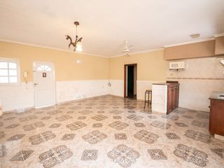 Foto 21 de Casa amplia en venta con departamento interno