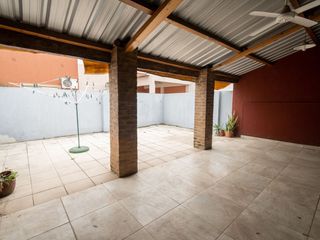Foto 15 de Casa amplia en venta con departamento interno
