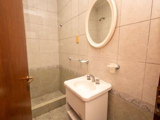 Foto 25 de Casa amplia en venta con departamento interno