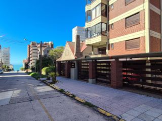 Foto 2 de Departamento de 4 amb con terraza propia y cochera