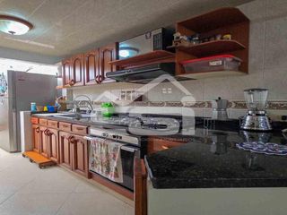 Foto 5 de En venta Casa de 3 niveles en Miradores de Suba, La Campiña