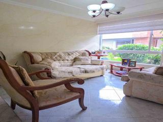 Foto 2 de En venta Casa de 3 niveles en Miradores de Suba, La Campiña