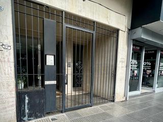 Foto 1 de Departamento en  venta de 3 ambientes con dependencia