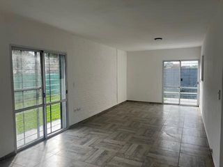 Foto 2 de Casa en  Funes City - Venta - 3 dormitorios - Pileta