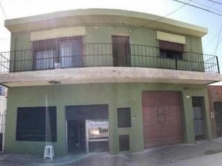 Foto 2 de Casa con local en Venta zona Garin