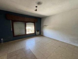 Foto 11 de Casa con local en Venta zona Garin