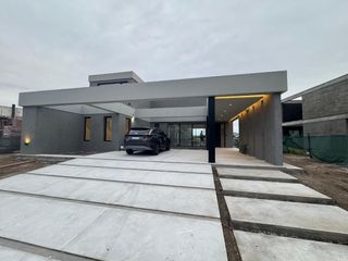 Foto 7 de Hermosa casa al golf en Barrio Golf, El Cantón, Escobar.