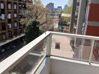 Foto 9 de Excelente 2 ambientes muy amplio con cochera fija - Edificio Green Tower