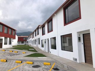 Foto 1 de VENTA CASA  YARUQUI EN CONJUNTO