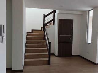 Foto 8 de ¡¡¡CASA EN VENTA POR ESTRENAR SUR DE AMBATO!!!