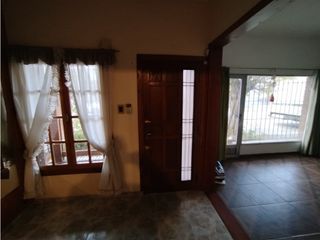 Foto 3 de CHALET EN M. MORENO
