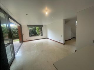 Foto 2 de CASA EN ARRIENDO SECTOR LOMA DEL ATRAVESADO - ENVIGADO