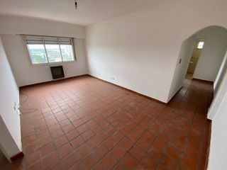 Foto 1 de Alquiler depto 3 ambientes Villa Urquiza piso alto