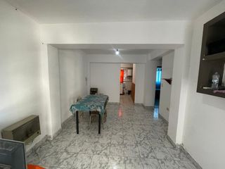 Foto 4 de DEPARTAMENTO EN VENTA - PLENO CENTRO - PERU AL 200