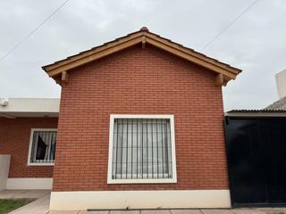 Foto 1 de Casa en alquiler Drumond Lujan de Cuyo