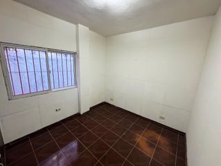 Foto 24 de Casa en  alquiler de tres ambientes y jardin propio