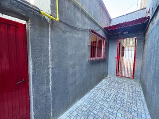 Foto 4 de Casa en  alquiler de tres ambientes y jardin propio