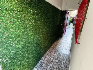 Foto 2 de Casa en  alquiler de tres ambientes y jardin propio